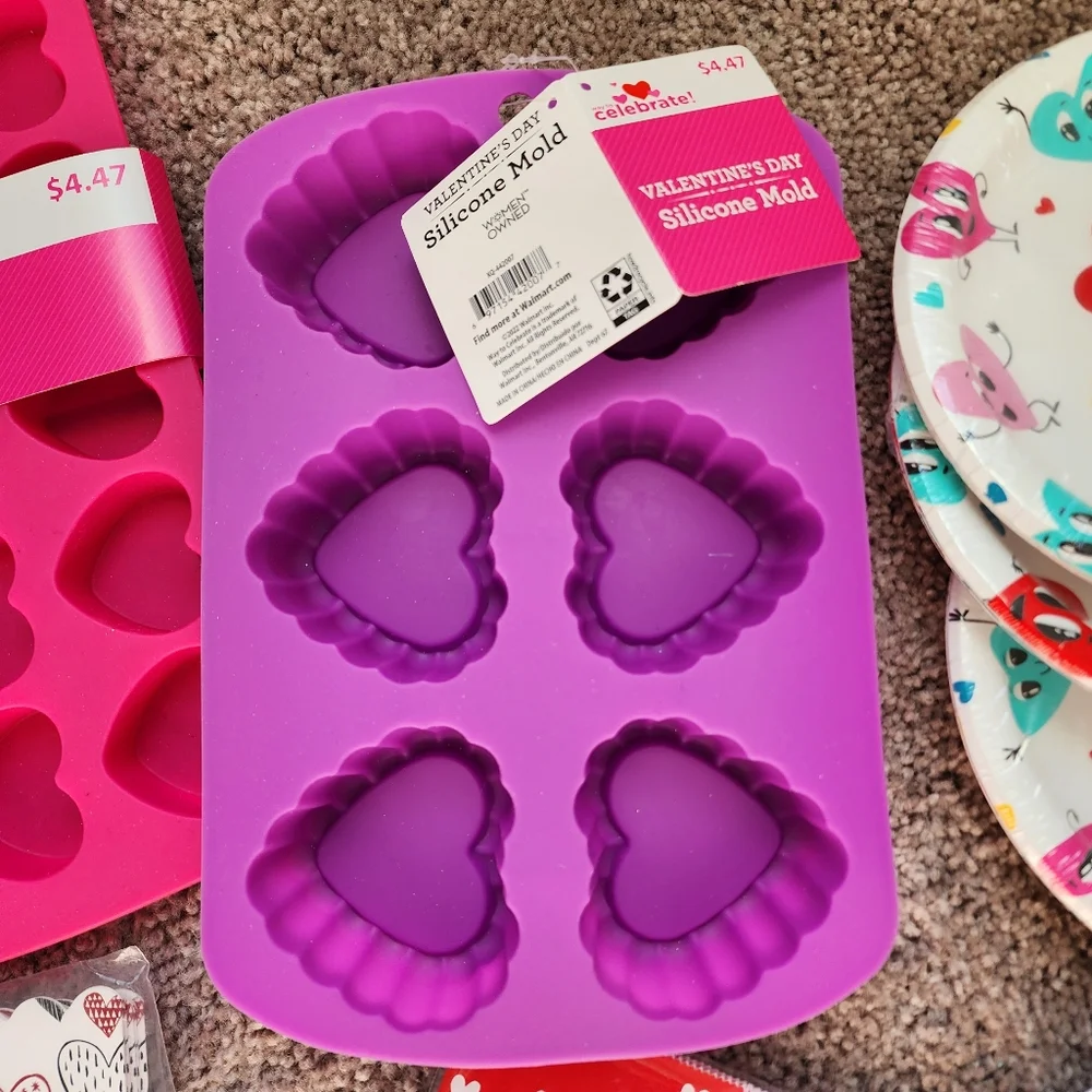 Valentine's Bakers Silicone Molds, Cookir Cutters And More